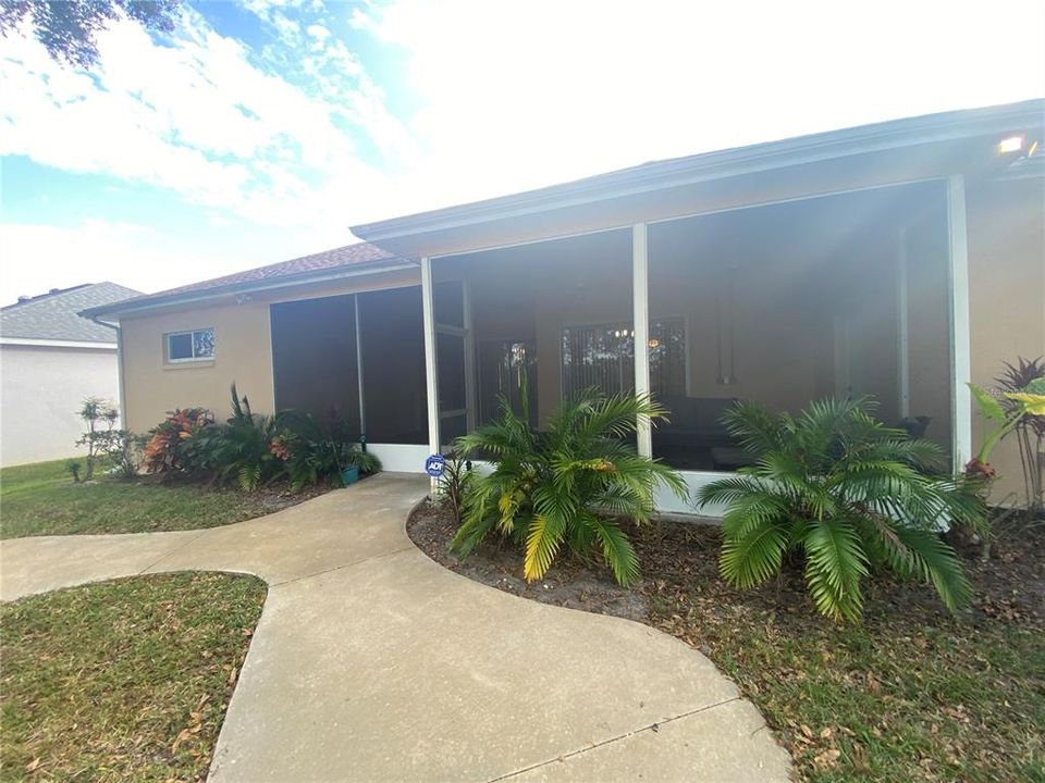 En Renta: $1,875 (3 camas, 2 baños, 1878 Pies cuadrados)