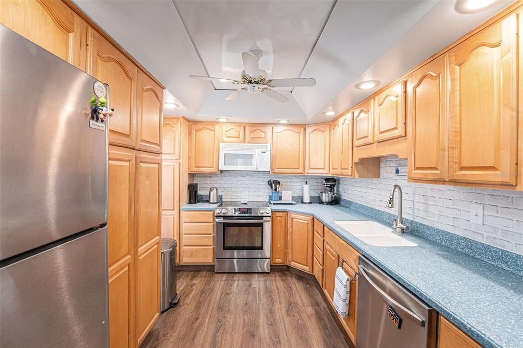 待售: $349,000 (3 贝兹, 2 浴室, 1541 平方英尺)