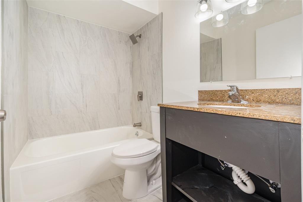 出租: $1,600 (2 贝兹, 2 浴室, 1005 平方英尺)