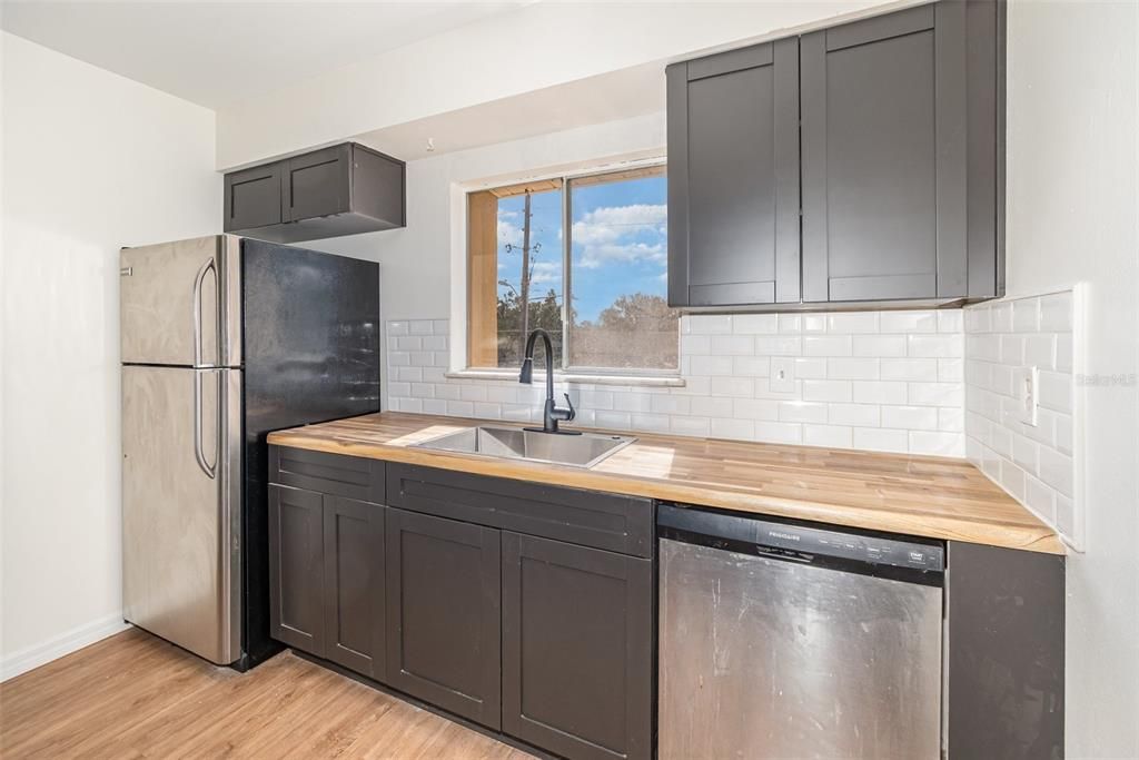 出租: $1,600 (2 贝兹, 2 浴室, 1005 平方英尺)