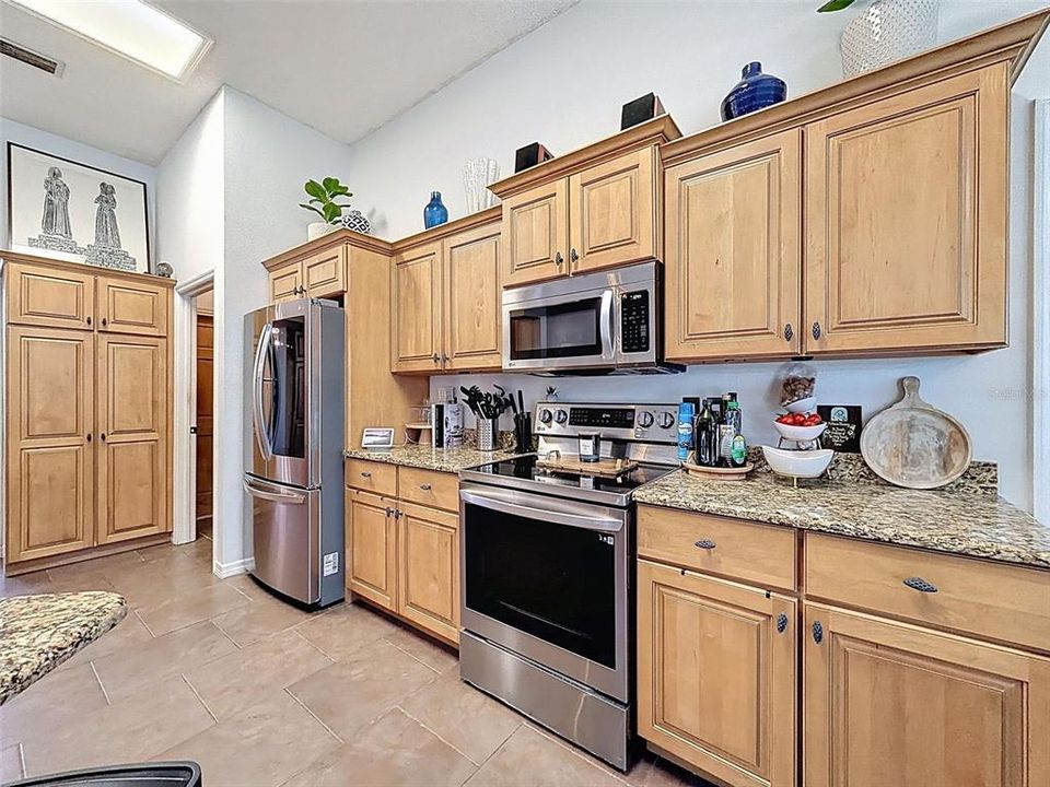 For Sale: $530,000 (3 beds, 2 baths, 1666 Square Feet)