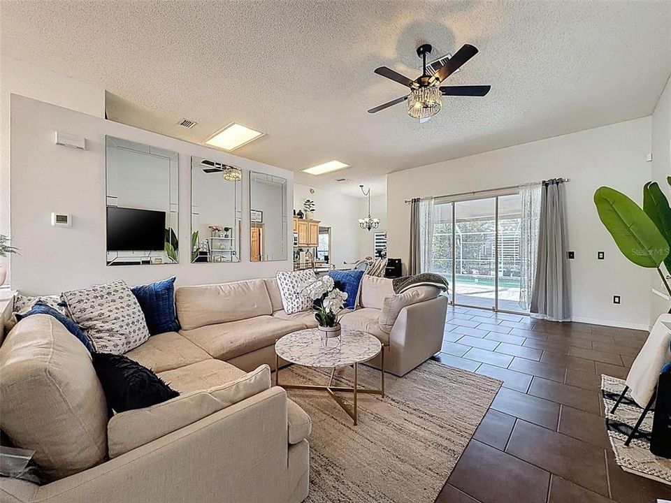 For Sale: $530,000 (3 beds, 2 baths, 1666 Square Feet)