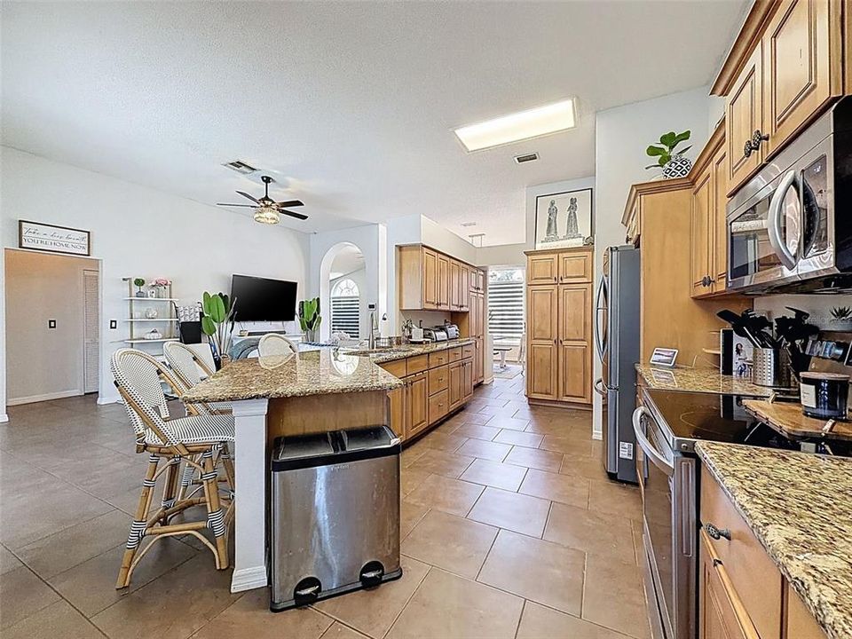 For Sale: $530,000 (3 beds, 2 baths, 1666 Square Feet)