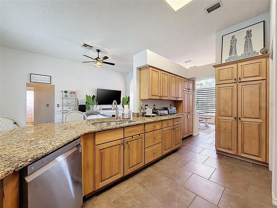 For Sale: $530,000 (3 beds, 2 baths, 1666 Square Feet)