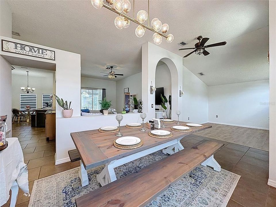 For Sale: $530,000 (3 beds, 2 baths, 1666 Square Feet)