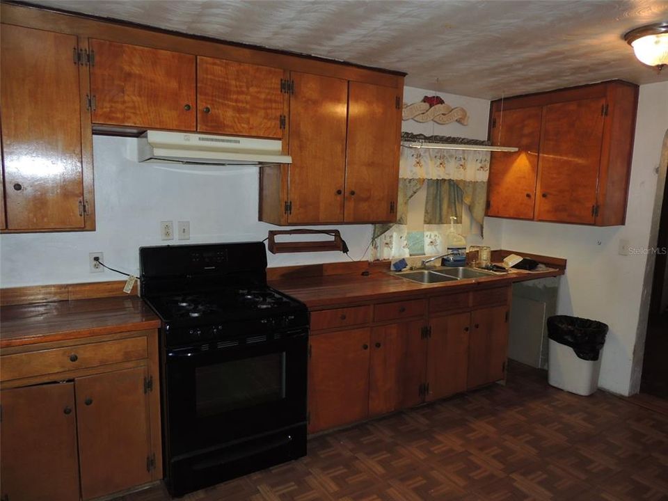 En Venta: $89,900 (3 camas, 2 baños, 1710 Pies cuadrados)