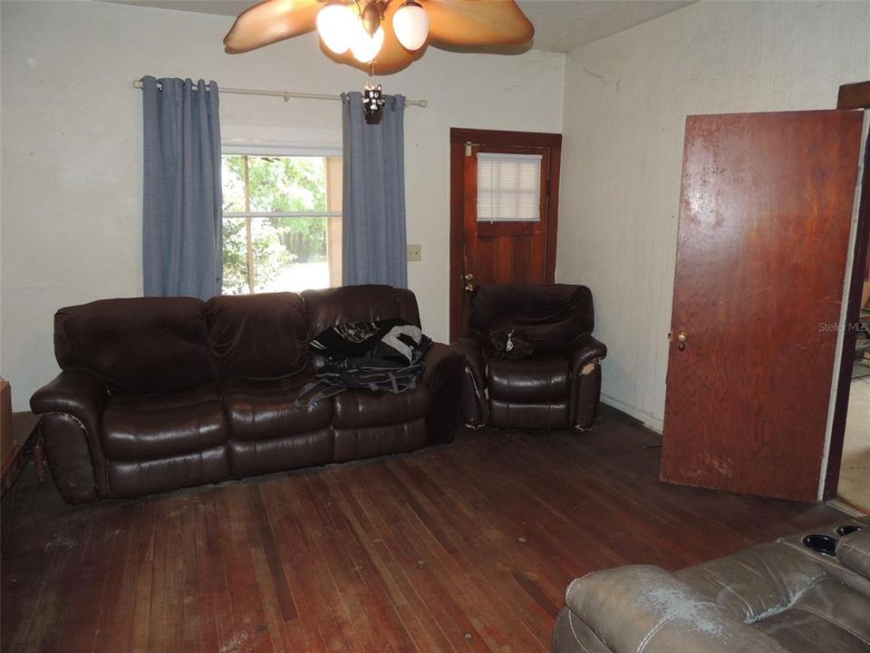 En Venta: $89,900 (3 camas, 2 baños, 1710 Pies cuadrados)