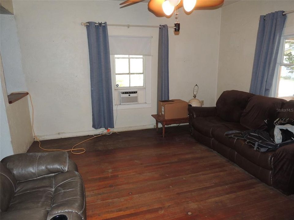 En Venta: $89,900 (3 camas, 2 baños, 1710 Pies cuadrados)