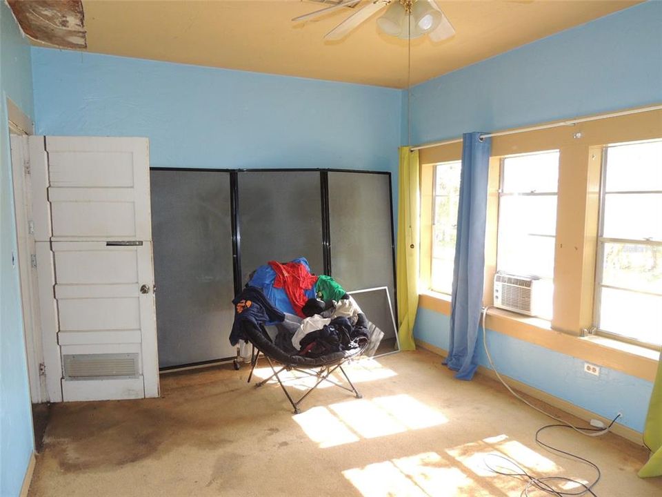 En Venta: $89,900 (3 camas, 2 baños, 1710 Pies cuadrados)