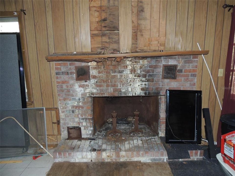 En Venta: $89,900 (3 camas, 2 baños, 1710 Pies cuadrados)