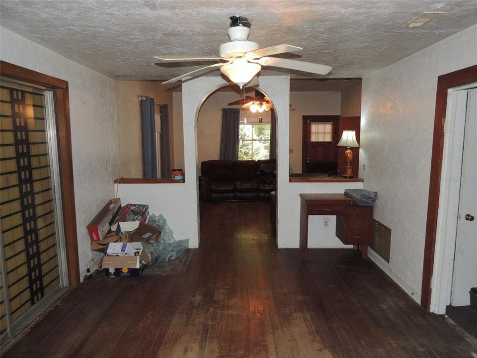 En Venta: $89,900 (3 camas, 2 baños, 1710 Pies cuadrados)