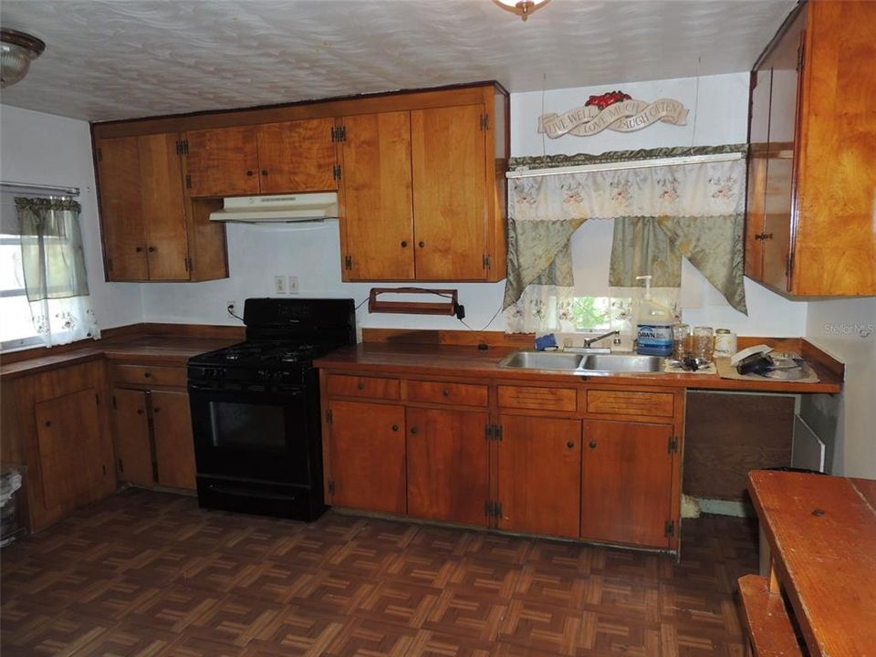 En Venta: $89,900 (3 camas, 2 baños, 1710 Pies cuadrados)