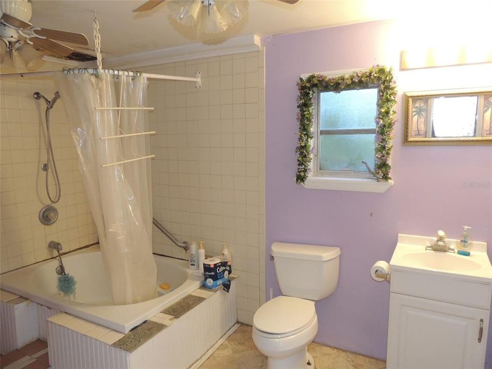 En Venta: $89,900 (3 camas, 2 baños, 1710 Pies cuadrados)