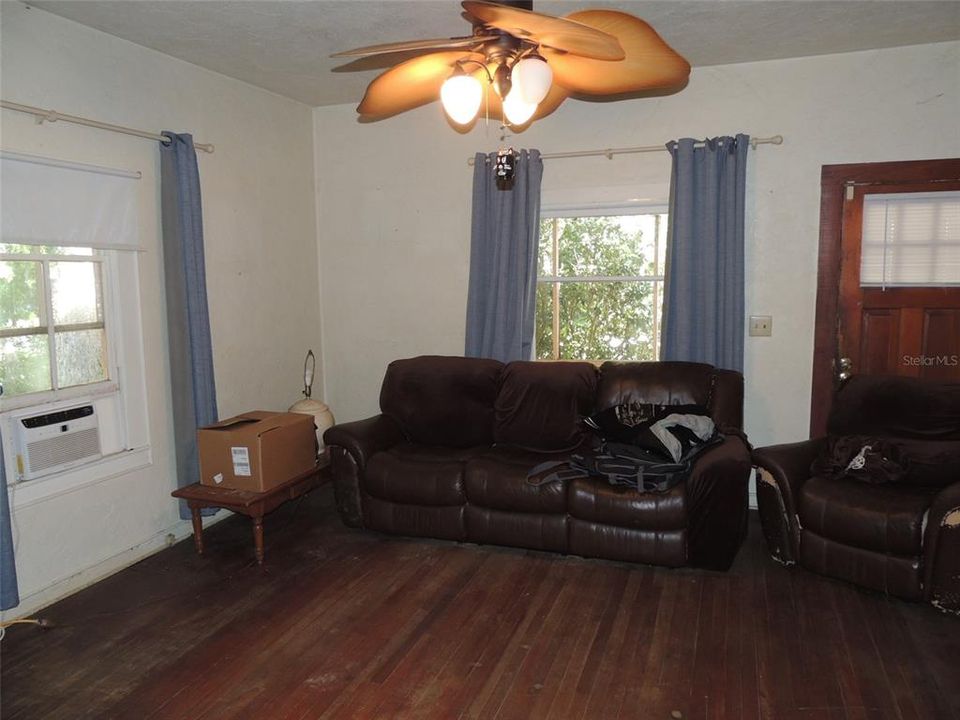 En Venta: $89,900 (3 camas, 2 baños, 1710 Pies cuadrados)