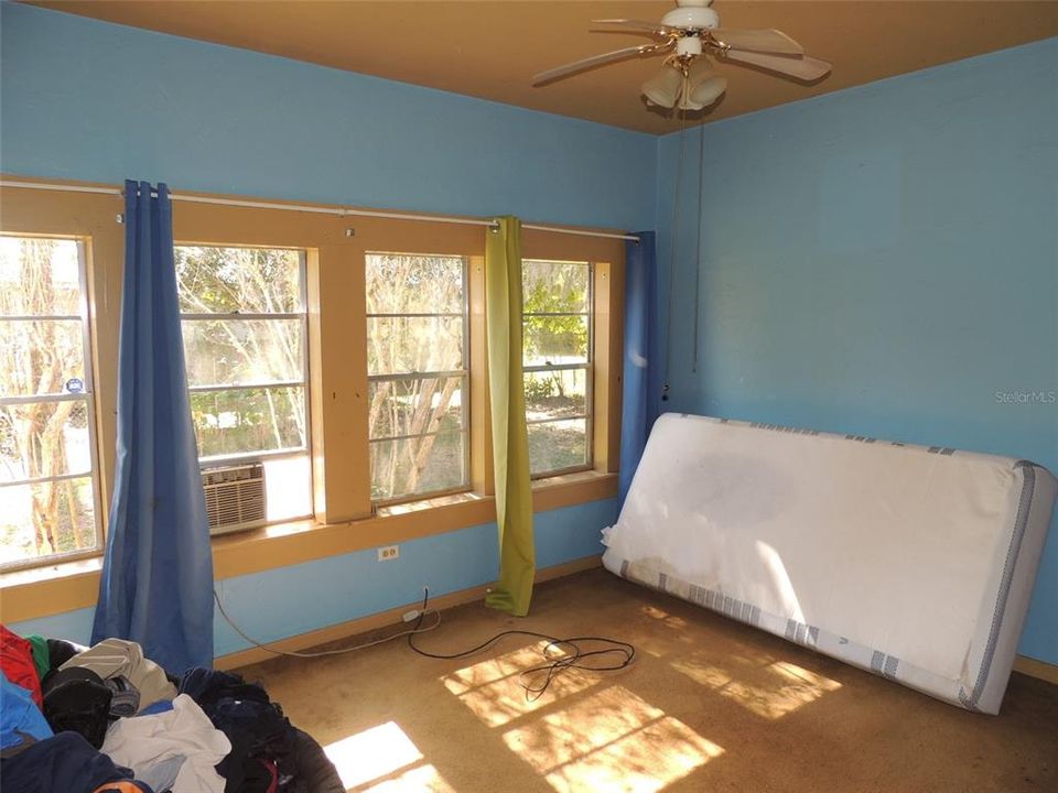 En Venta: $89,900 (3 camas, 2 baños, 1710 Pies cuadrados)