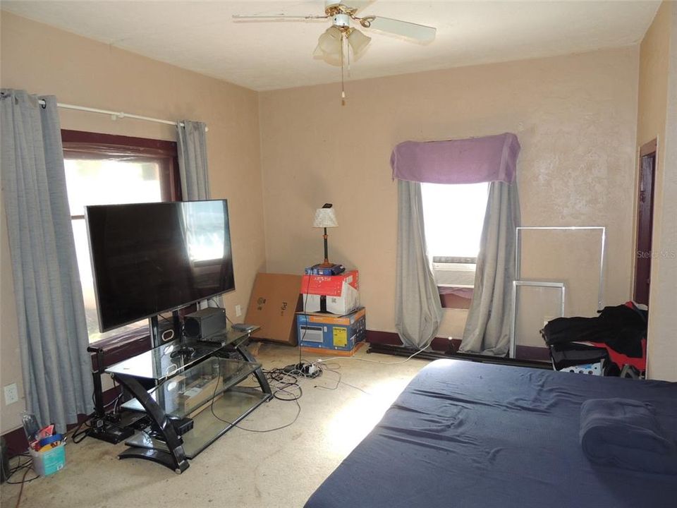 En Venta: $89,900 (3 camas, 2 baños, 1710 Pies cuadrados)