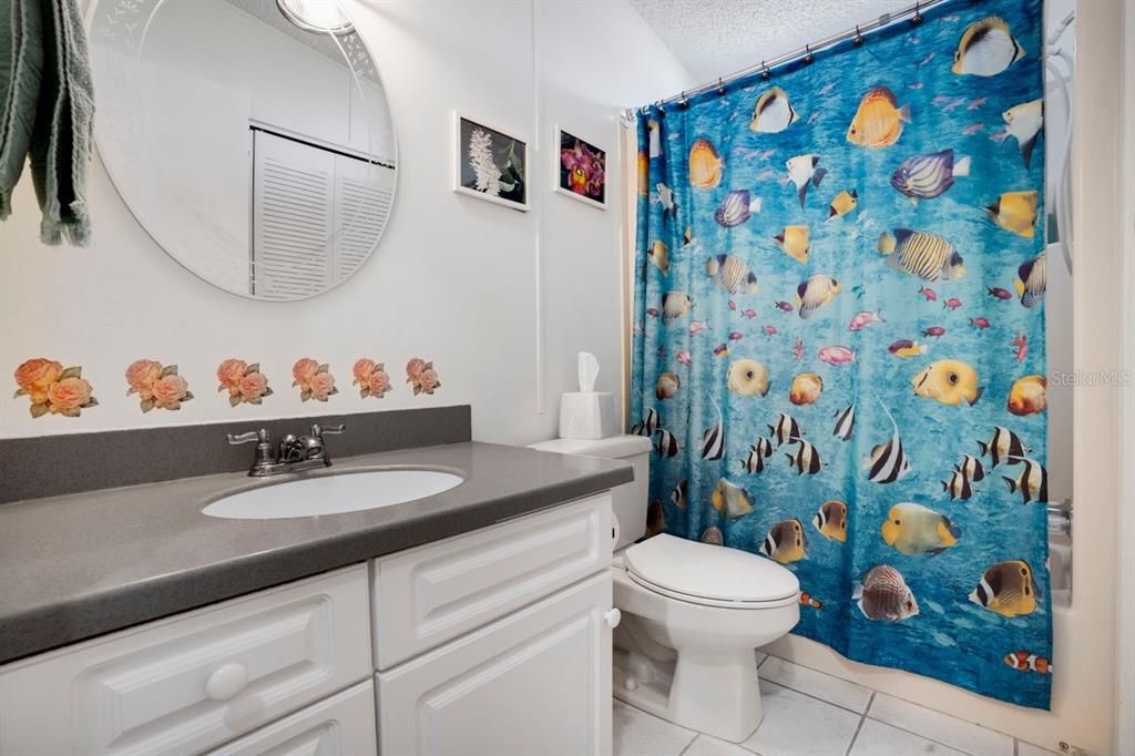 На продажу: $129,900 (2 спален, 2 ванн, 1006 Квадратных фут)