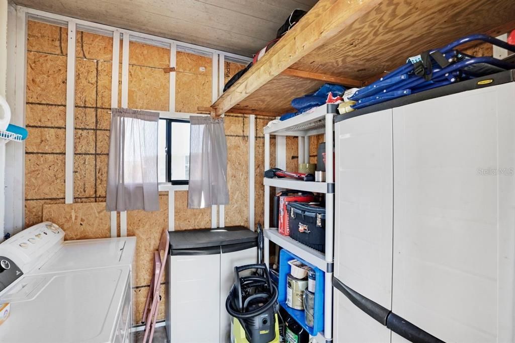 На продажу: $129,900 (2 спален, 2 ванн, 1006 Квадратных фут)