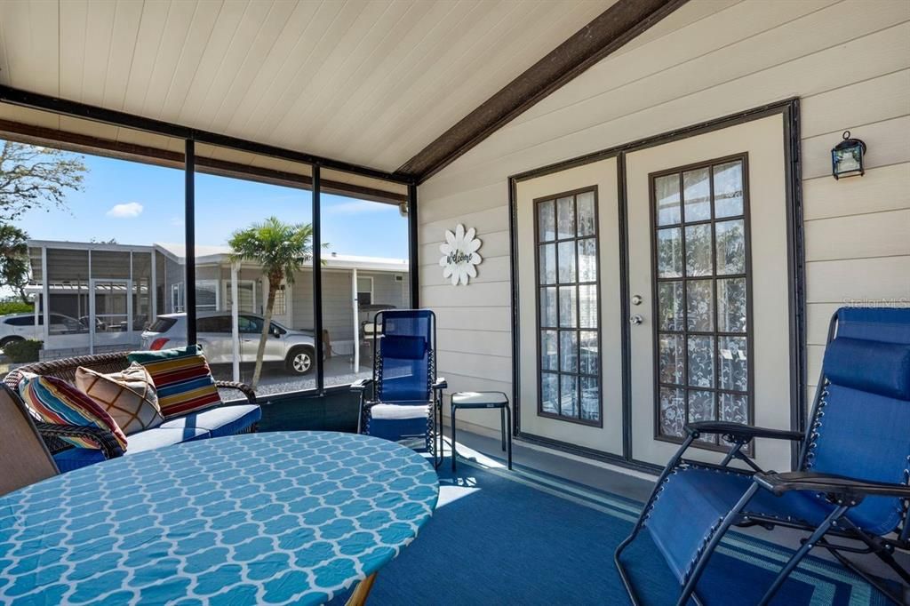 На продажу: $129,900 (2 спален, 2 ванн, 1006 Квадратных фут)