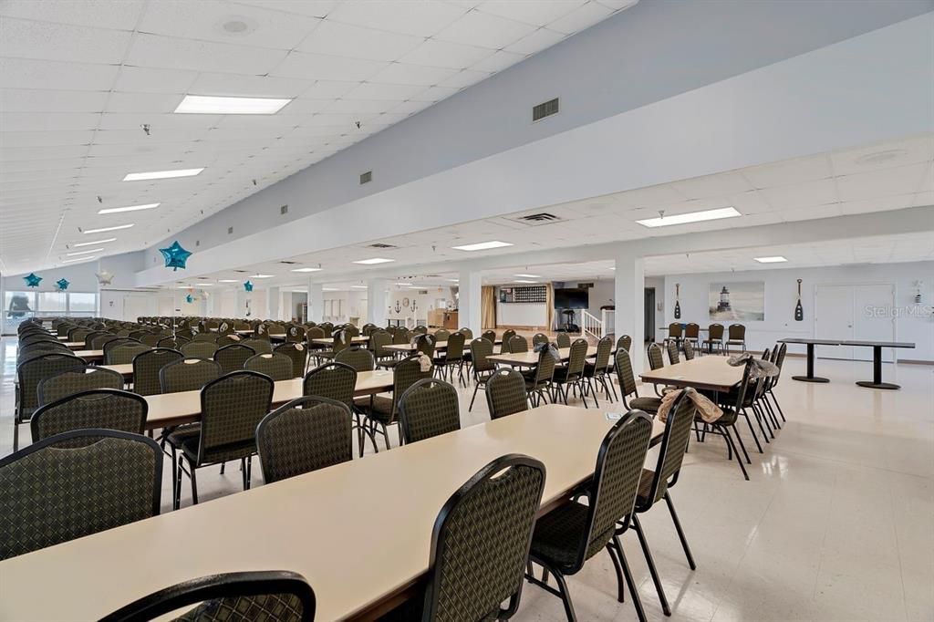 На продажу: $129,900 (2 спален, 2 ванн, 1006 Квадратных фут)