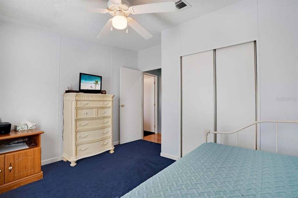 На продажу: $129,900 (2 спален, 2 ванн, 1006 Квадратных фут)