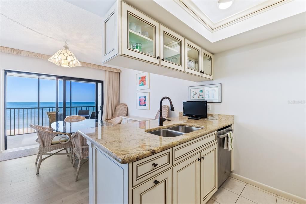 待售: $1,390,000 (2 贝兹, 2 浴室, 1334 平方英尺)