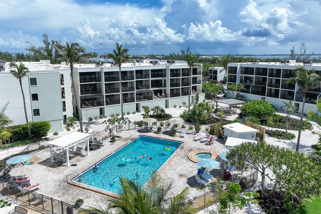 待售: $1,390,000 (2 贝兹, 2 浴室, 1334 平方英尺)