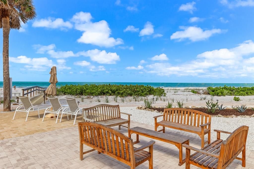 待售: $1,390,000 (2 贝兹, 2 浴室, 1334 平方英尺)