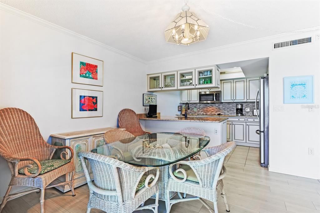 待售: $1,390,000 (2 贝兹, 2 浴室, 1334 平方英尺)