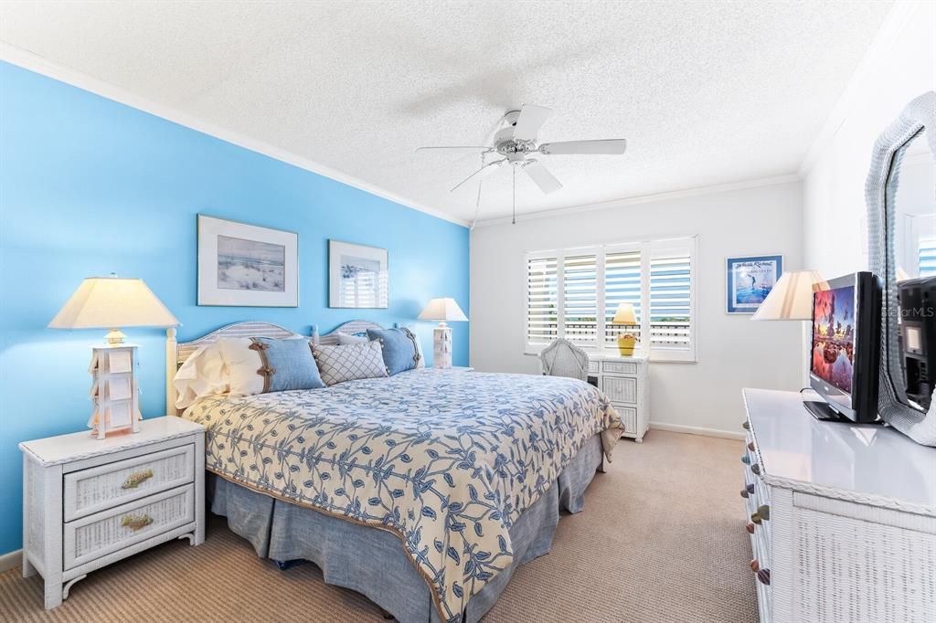 待售: $1,390,000 (2 贝兹, 2 浴室, 1334 平方英尺)