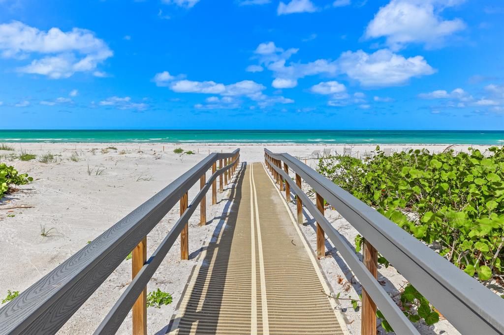 待售: $1,390,000 (2 贝兹, 2 浴室, 1334 平方英尺)