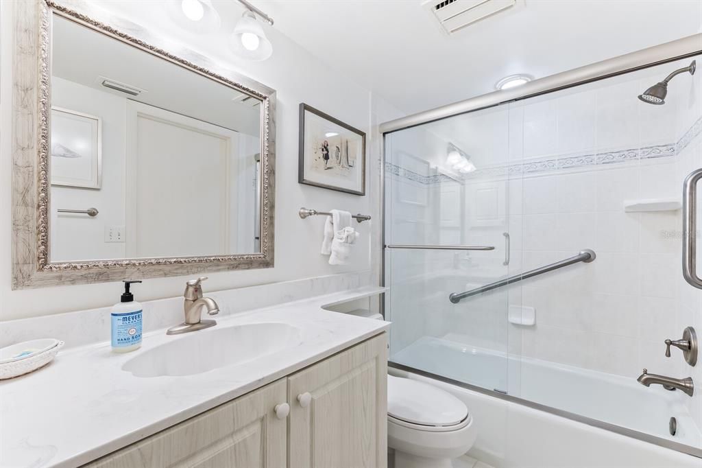 待售: $1,390,000 (2 贝兹, 2 浴室, 1334 平方英尺)