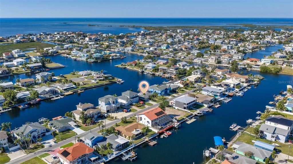 For Sale: $475,000 (2 beds, 2 baths, 1621 Square Feet)