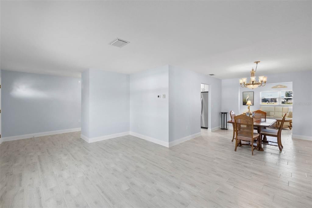 For Sale: $475,000 (2 beds, 2 baths, 1621 Square Feet)