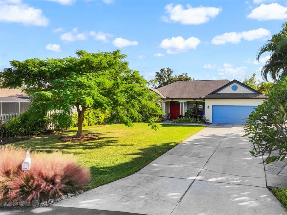 En Venta: $1,040,000 (4 camas, 3 baños, 2600 Pies cuadrados)