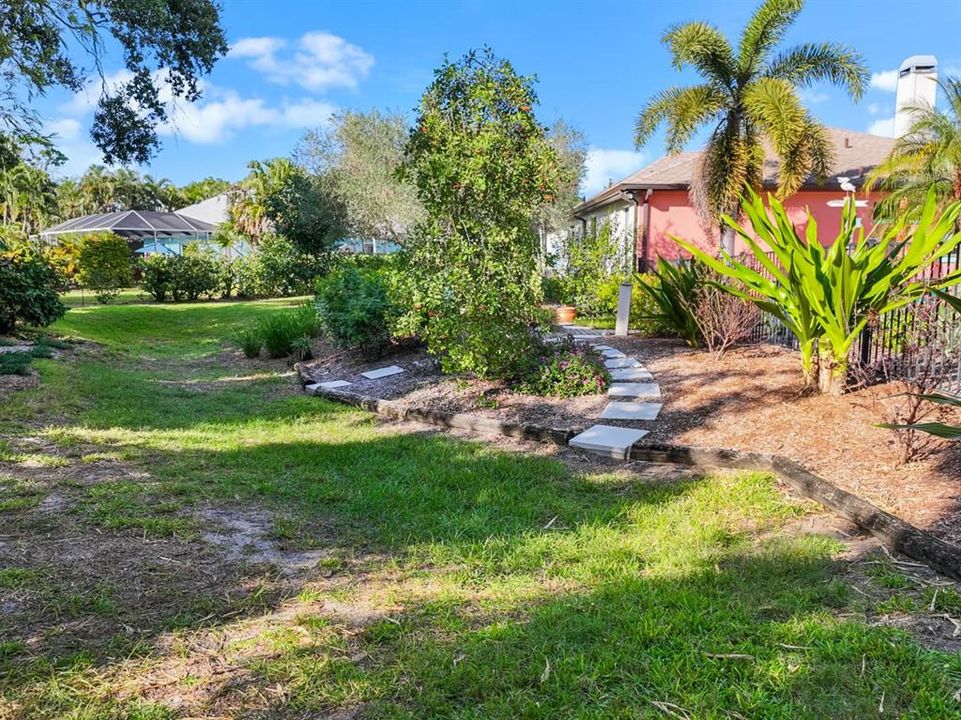 En Venta: $1,040,000 (4 camas, 3 baños, 2600 Pies cuadrados)