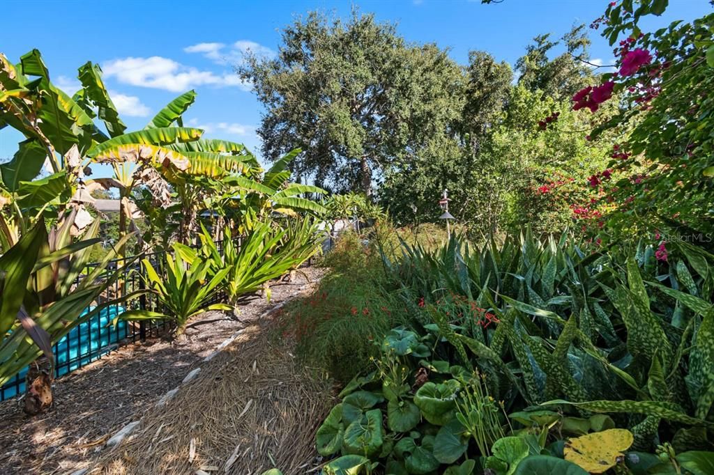 En Venta: $1,040,000 (4 camas, 3 baños, 2600 Pies cuadrados)