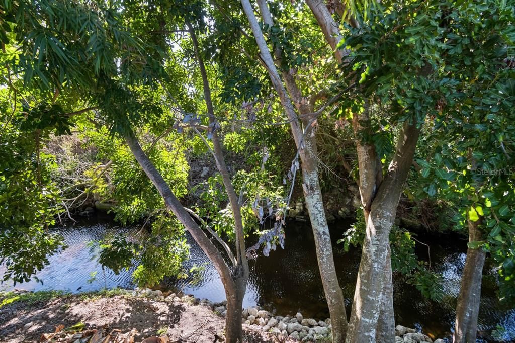 En Venta: $1,040,000 (4 camas, 3 baños, 2600 Pies cuadrados)