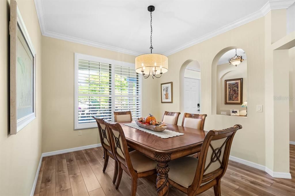 En Venta: $1,040,000 (4 camas, 3 baños, 2600 Pies cuadrados)