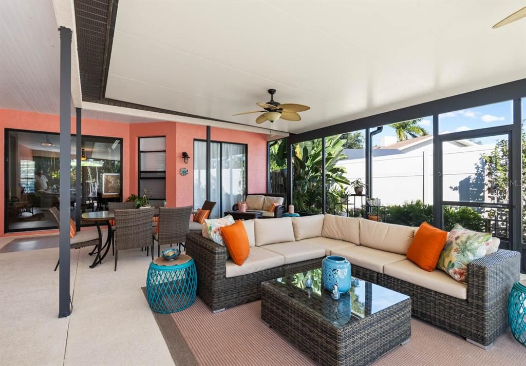 En Venta: $1,040,000 (4 camas, 3 baños, 2600 Pies cuadrados)