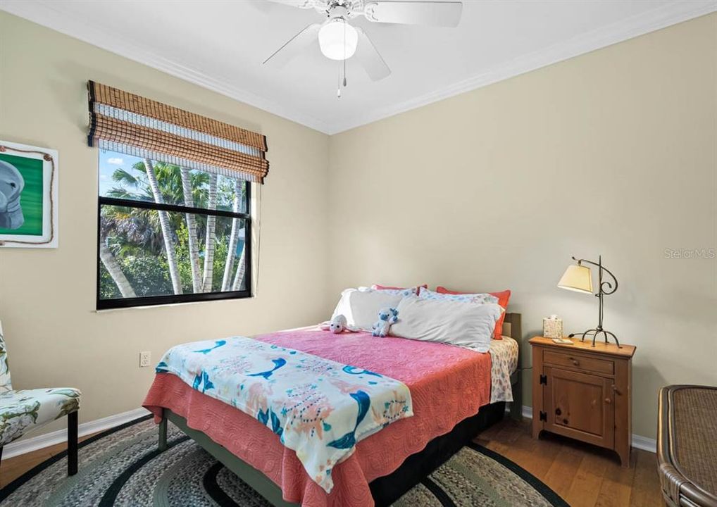 En Venta: $1,040,000 (4 camas, 3 baños, 2600 Pies cuadrados)