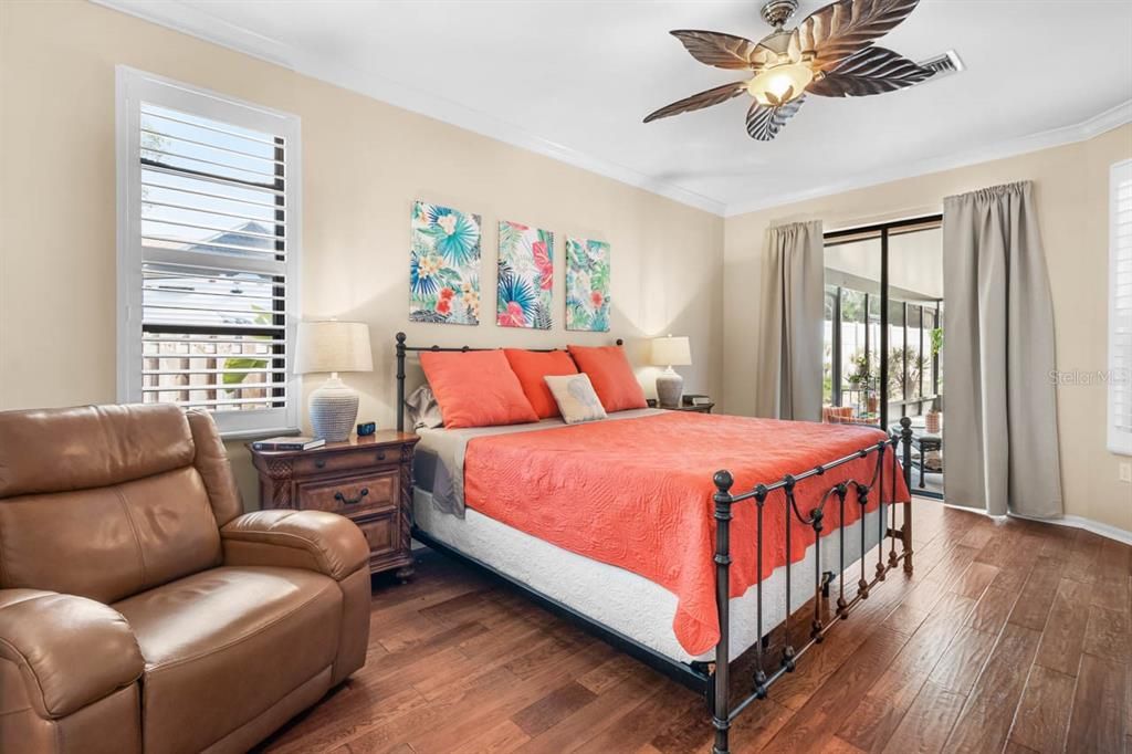 En Venta: $1,040,000 (4 camas, 3 baños, 2600 Pies cuadrados)