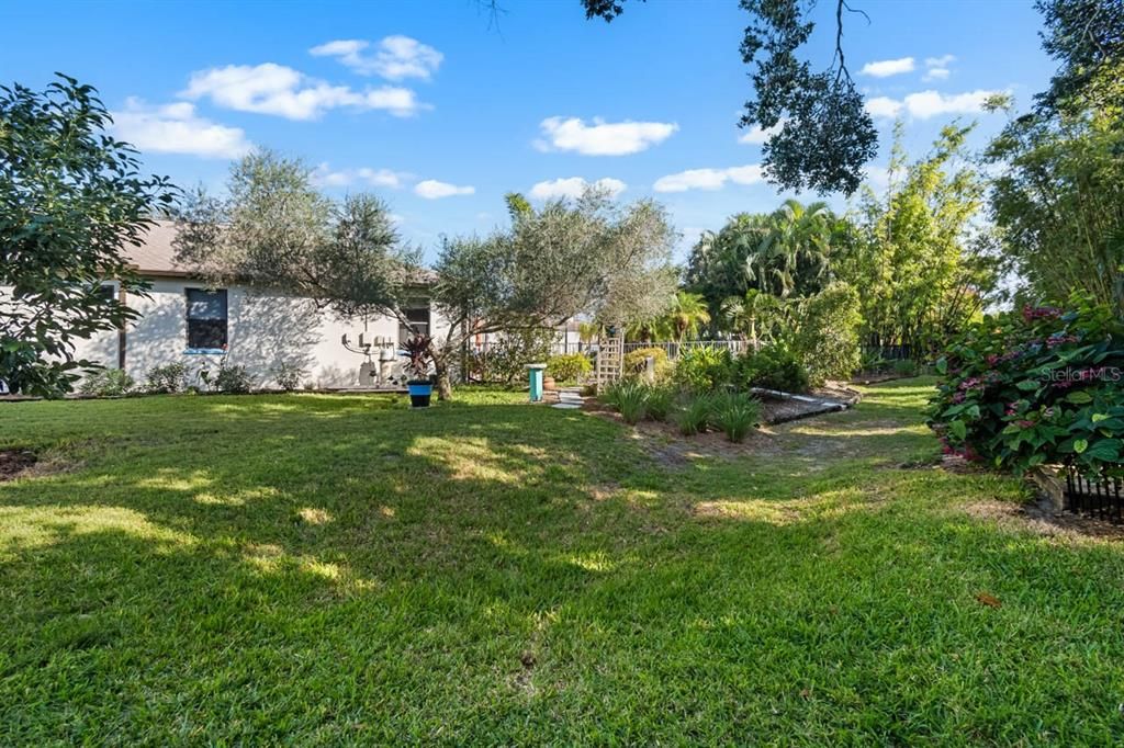 En Venta: $1,040,000 (4 camas, 3 baños, 2600 Pies cuadrados)