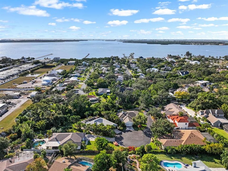 En Venta: $1,040,000 (4 camas, 3 baños, 2600 Pies cuadrados)