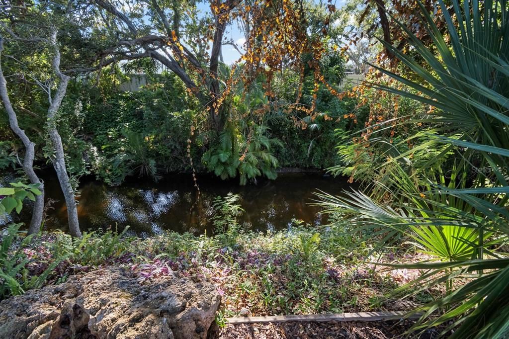 En Venta: $1,040,000 (4 camas, 3 baños, 2600 Pies cuadrados)