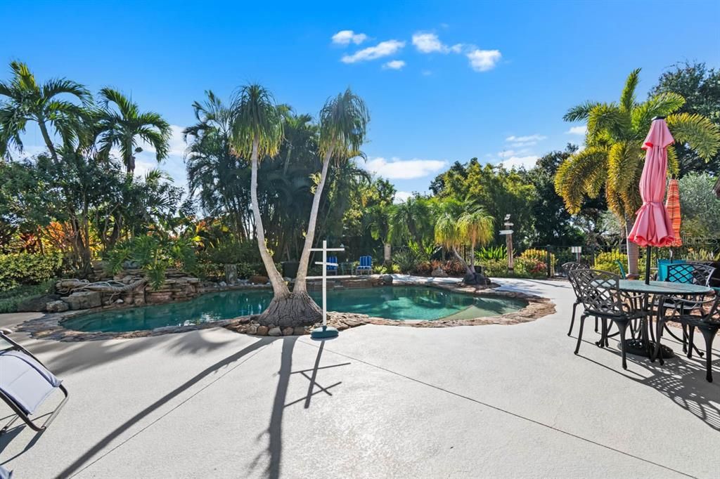 En Venta: $1,040,000 (4 camas, 3 baños, 2600 Pies cuadrados)