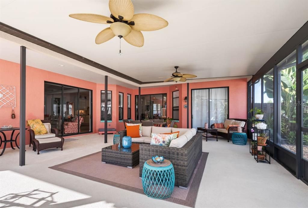 En Venta: $1,040,000 (4 camas, 3 baños, 2600 Pies cuadrados)