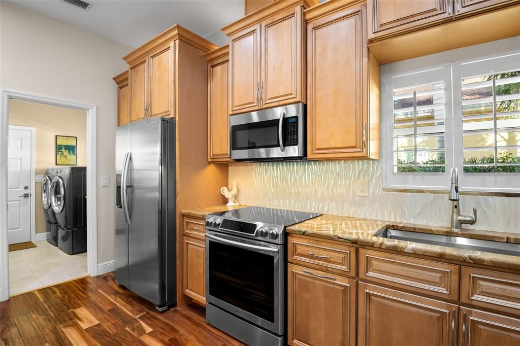 待售: $699,000 (3 贝兹, 2 浴室, 2401 平方英尺)