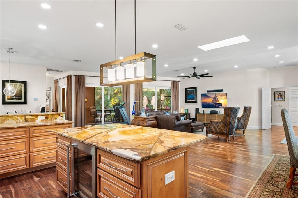 待售: $699,000 (3 贝兹, 2 浴室, 2401 平方英尺)