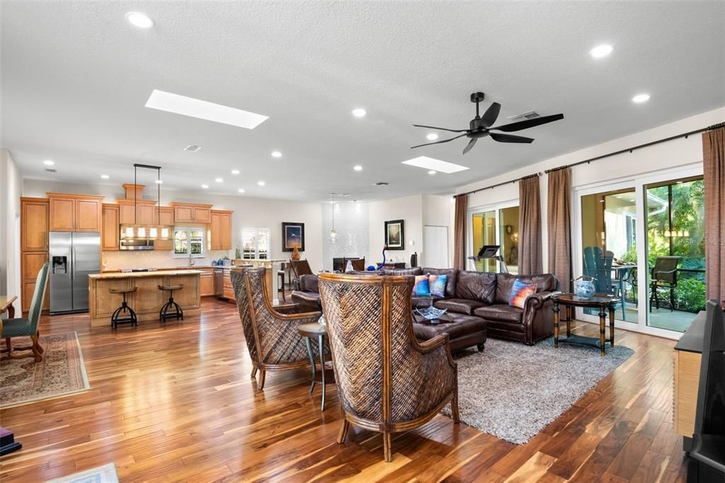 待售: $699,000 (3 贝兹, 2 浴室, 2401 平方英尺)